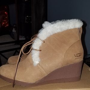 UGG BOOTIES